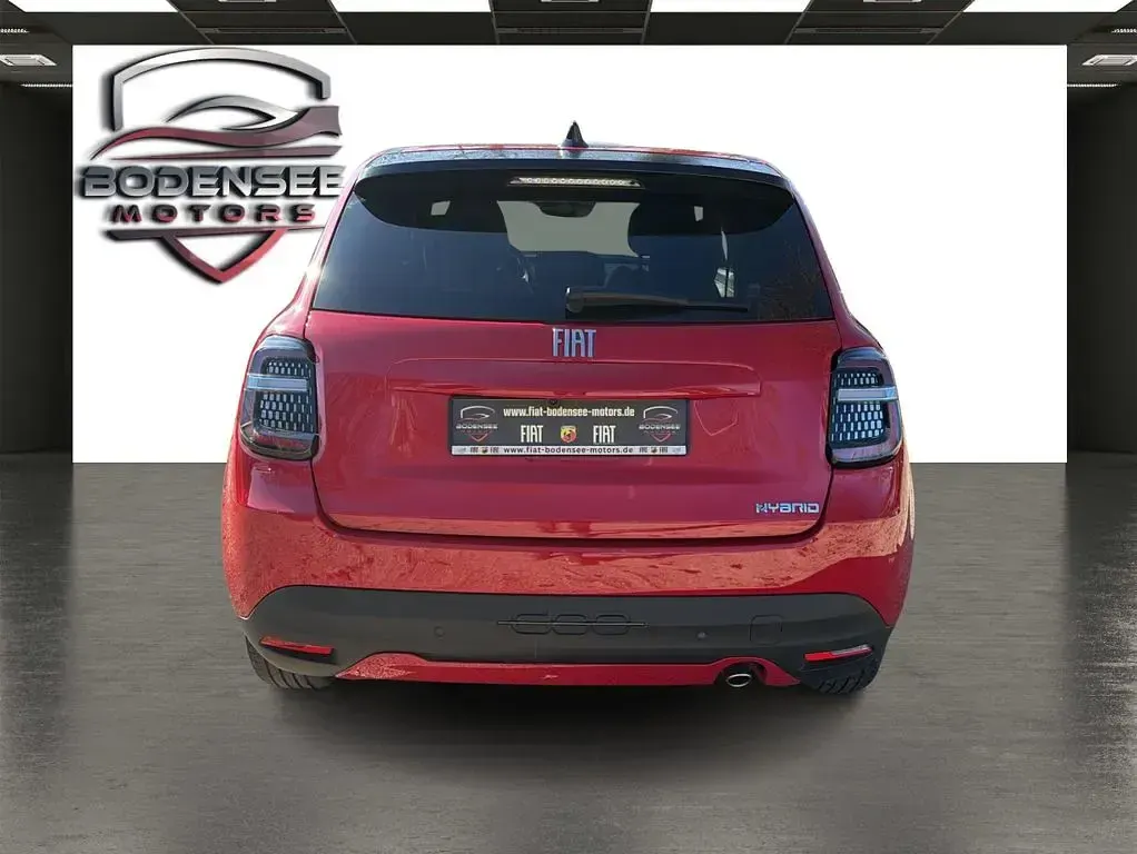 Gebraucht Fiat 600 La Prima 101 PS (74 kW) 2025 Rot SUV