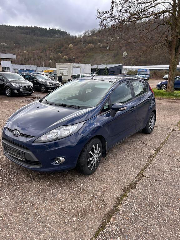 Gebraucht Ford Fiesta Trend 82 PS (60 kW) 2011 Blau Kleinwagen