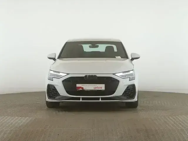 Gebraucht Audi S3 Ambiente 333 PS (244 kW) 2024 Gletscherweiß metallic Limousine