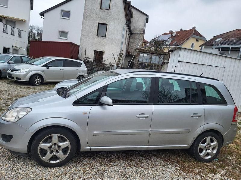 Gebraucht Opel Zafira Edition 150 PS (110 kW) 2008 Silber Van / Kleinbus