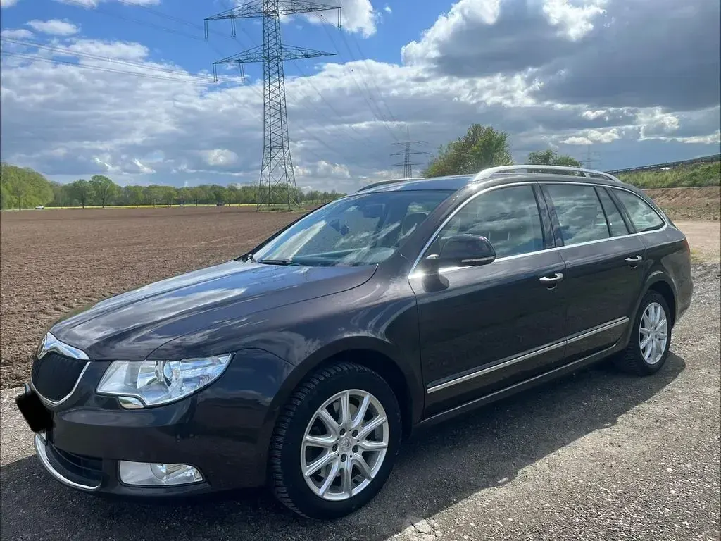 Gebraucht Skoda Superb Elegance 160 PS (117 kW) 2010 Braun Kombi