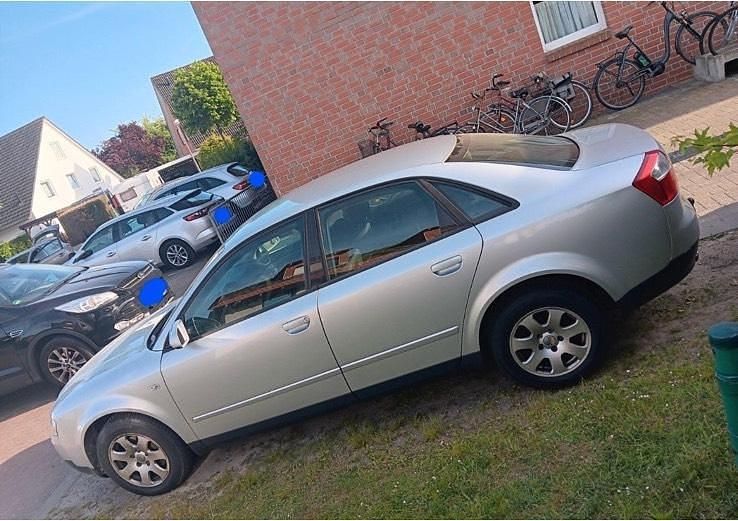 Silber Gebraucht 2001 Audi A4 Limousine | 1.600 € (Fairer Preis) - Bild 1/4