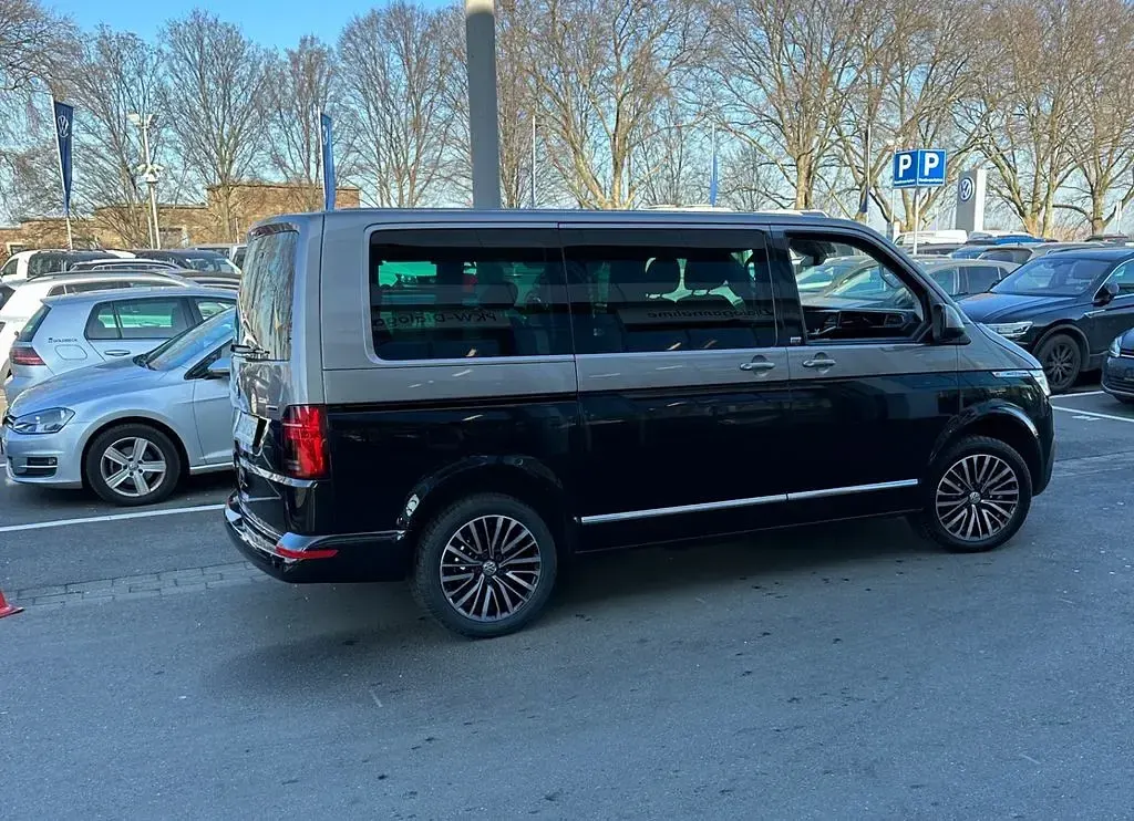Używany VW Multivan 204 KM (150 kW) 2023 Czarny Minivan