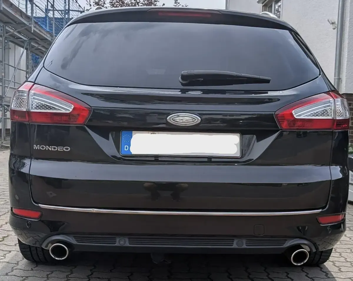 Używany Ford Mondeo Titanium 200 KM (147 kW) 2011 Czarny Sedan/Limuzyna