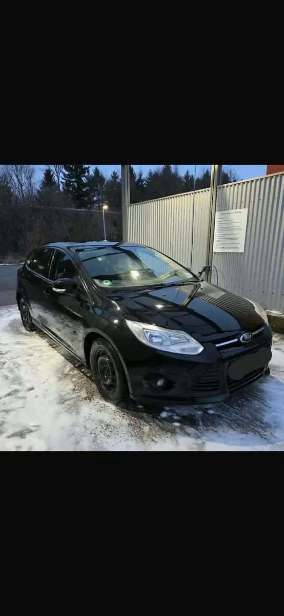 Używany Ford Focus 100 KM (73 kW) 2014 Sedan/Limuzyna