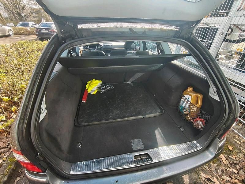 Gebraucht Mercedes E220 150 PS (110 kW) 2004 Silber Kombi