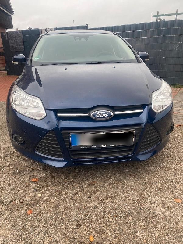 Blau Gebraucht 2013 Ford Focus Kombi | 2.200 € (Superpreis) - Bild 1/4