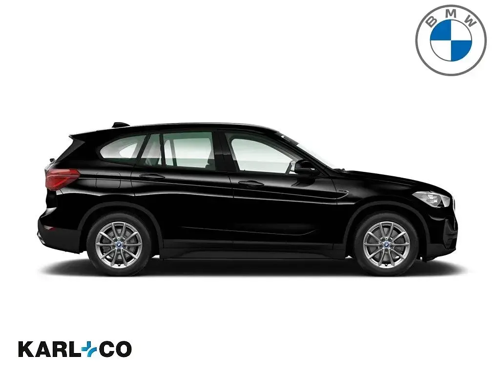 Usado BMW X1 Advantage 220 HP (161 kW) 2022 Preto SUV