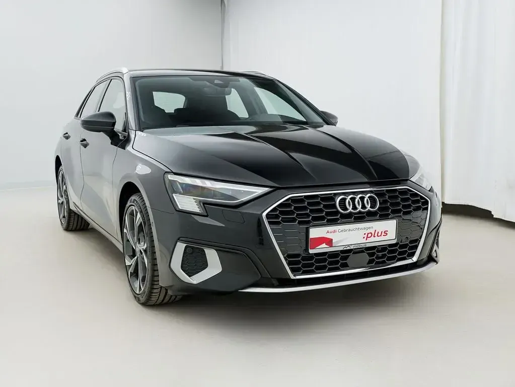 Gebraucht Audi A3 Advanced 204 PS (150 kW) 2023 Mythosschwarz metallic Limousine