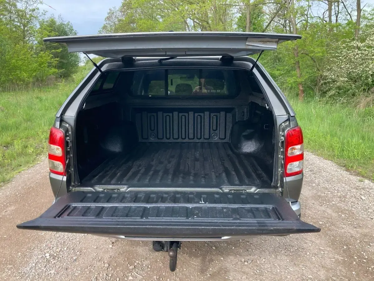 Używany Mitsubishi L200 181 KM (133 kW) 2017 Zielony Pickup