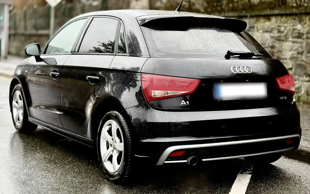 Gebraucht Audi A1 Sportback Admired 86 PS (63 kW) 2013 Schwarz Kleinwagen