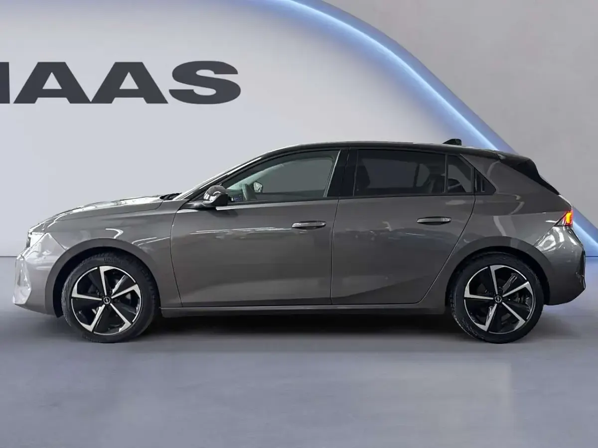 Gebraucht Opel Astra Elegance 131 PS (96 kW) 2023 Grau/typ aussenverkleidung met Limousine