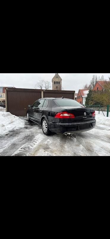 Gebraucht Skoda Superb 160 PS (117 kW) 2009 Schwarz Limousine