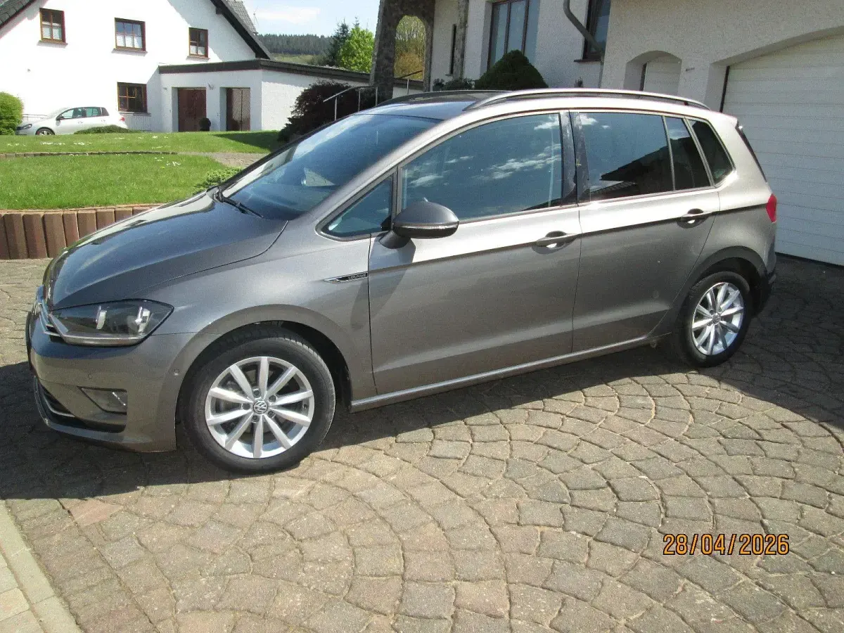 Gebraucht VW Golf Sportsvan Highline 125 PS (91 kW) 2015 Silber Van / Kleinbus