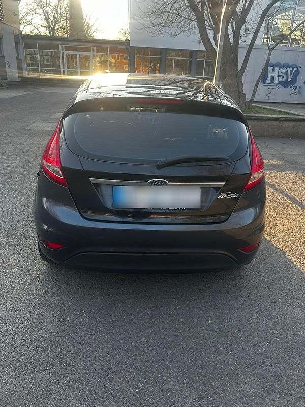 Gebraucht Ford Fiesta 68 PS (50 kW) 2012 Schwarz Kleinwagen