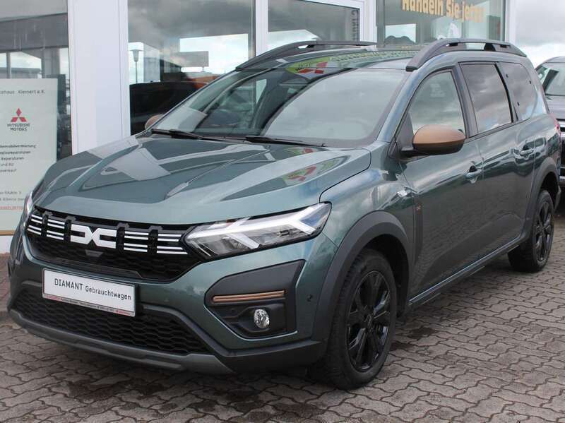 Grün Gebraucht 2024 Dacia Jogger Extreme Kombi | 21.200 € (Fairer Preis) - Bild 1/4