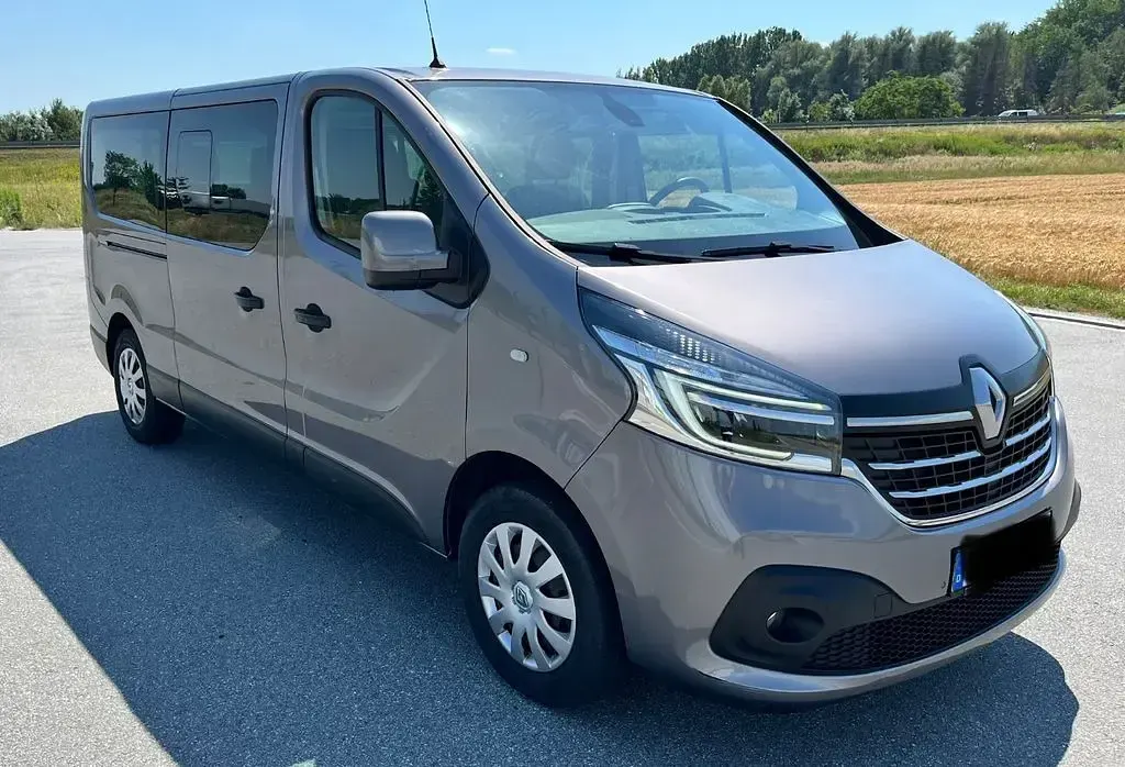 Gebraucht Renault Trafic Life 145 PS (106 kW) 2019 Grau Van / Kleinbus