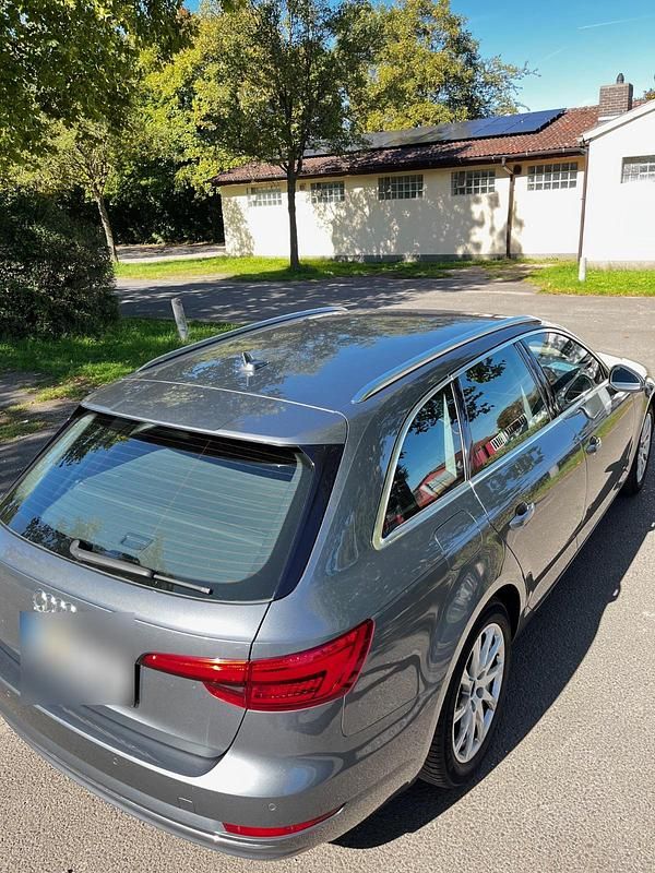 Gebraucht Audi A4 Comfort 150 PS (110 kW) 2016 Grau Kombi