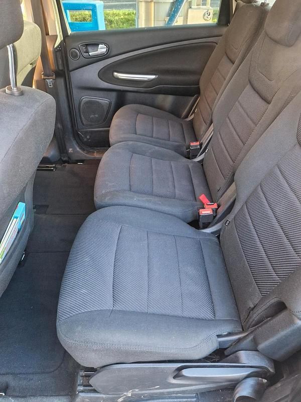 Gebraucht Ford S-MAX S 140 PS (102 kW) 2014 Silber Van / Kleinbus