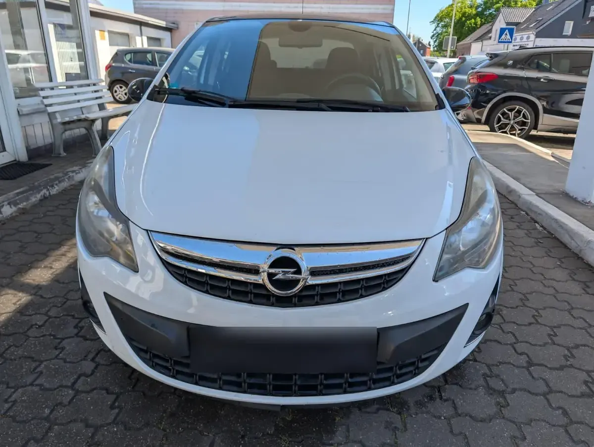 Second-hand Opel Corsa 100 CP (73 kW) 2012 Alb Hatchback