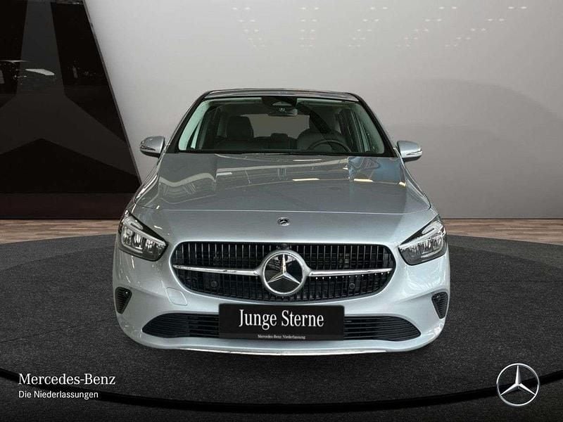 Gebraucht Mercedes B200 Advanced Plus 150 PS (110 kW) 2025 Silber Van / Kleinbus