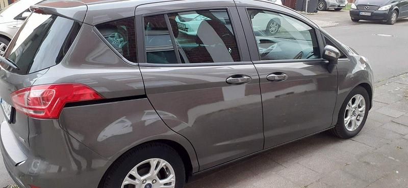 Gebraucht Ford B-MAX Cool & Connect 101 PS (74 kW) 2017 Grau Van / Kleinbus