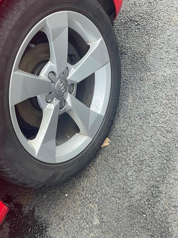 Gebraucht Audi A1 Sportback Attraction 86 PS (63 kW) 2012 Rot Kleinwagen