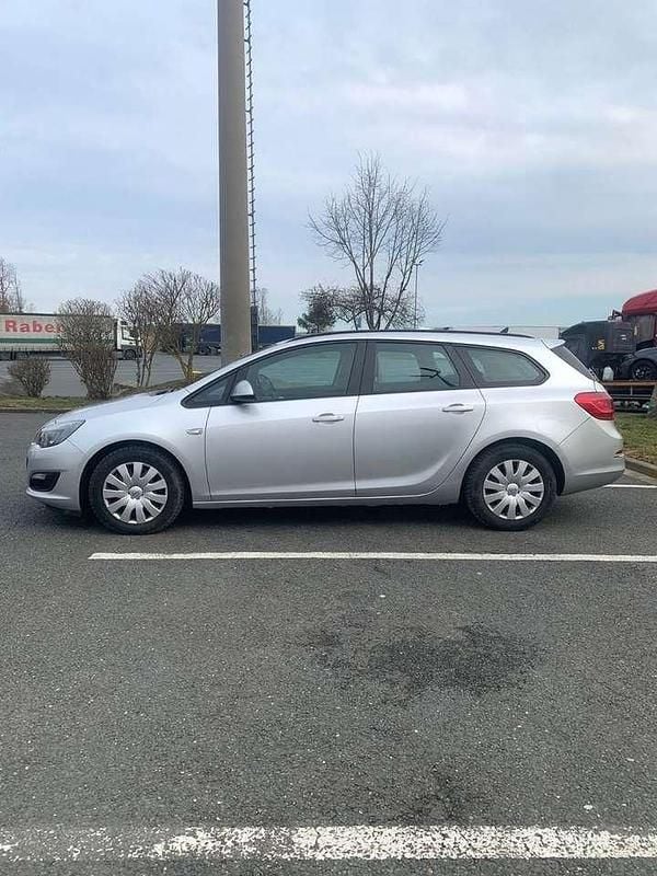 Gebraucht Opel Astra Edition 110 PS (80 kW) 2014 Grau Kombi