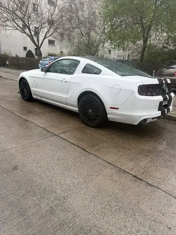 Second-hand Ford Mustang 305 CP (224 kW) 2014 Negru Coupe