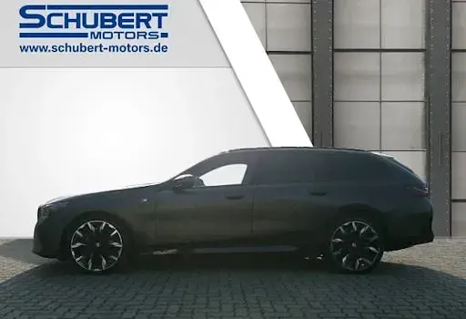 Neu BMW i5 442 kW (601 PS) 2026 Grau Kombi