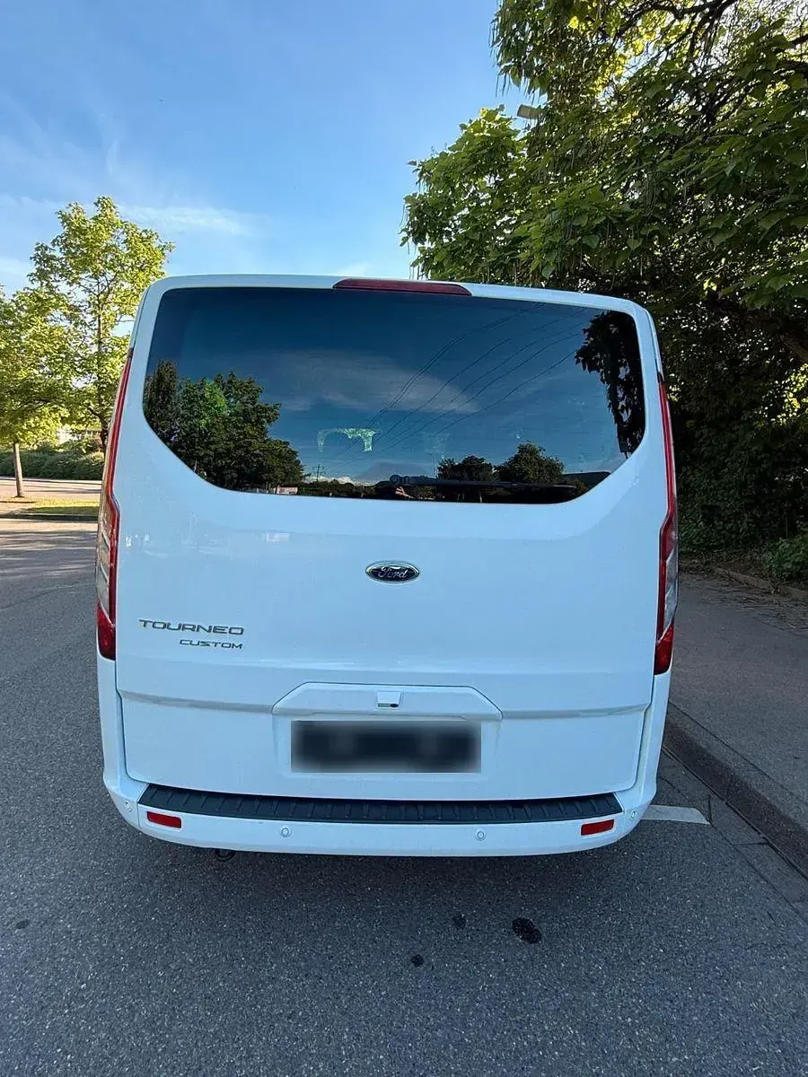 Gebraucht Ford Tourneo 131 PS (96 kW) 2016 Weiß Van / Kleinbus