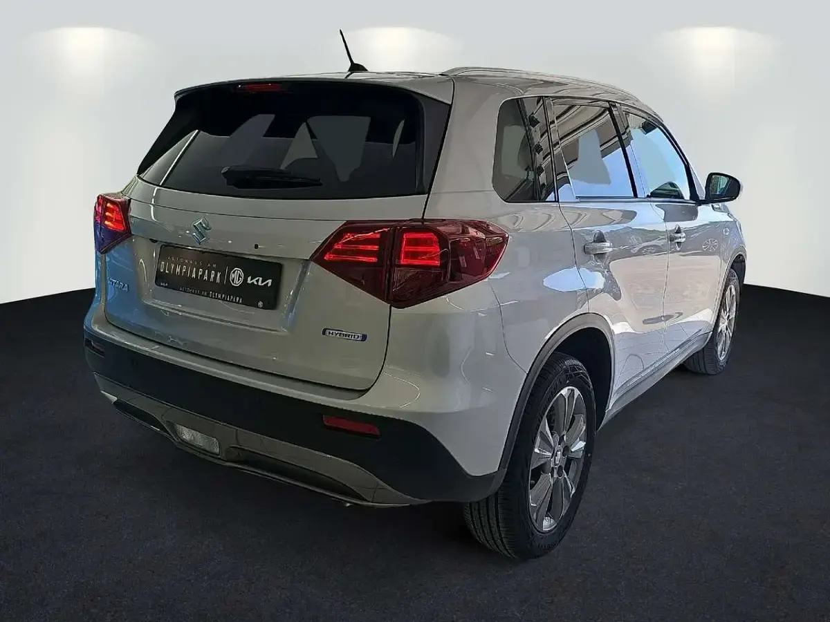 Gebraucht Suzuki Vitara Comfort 110 PS (80 kW) 2025 Silber SUV