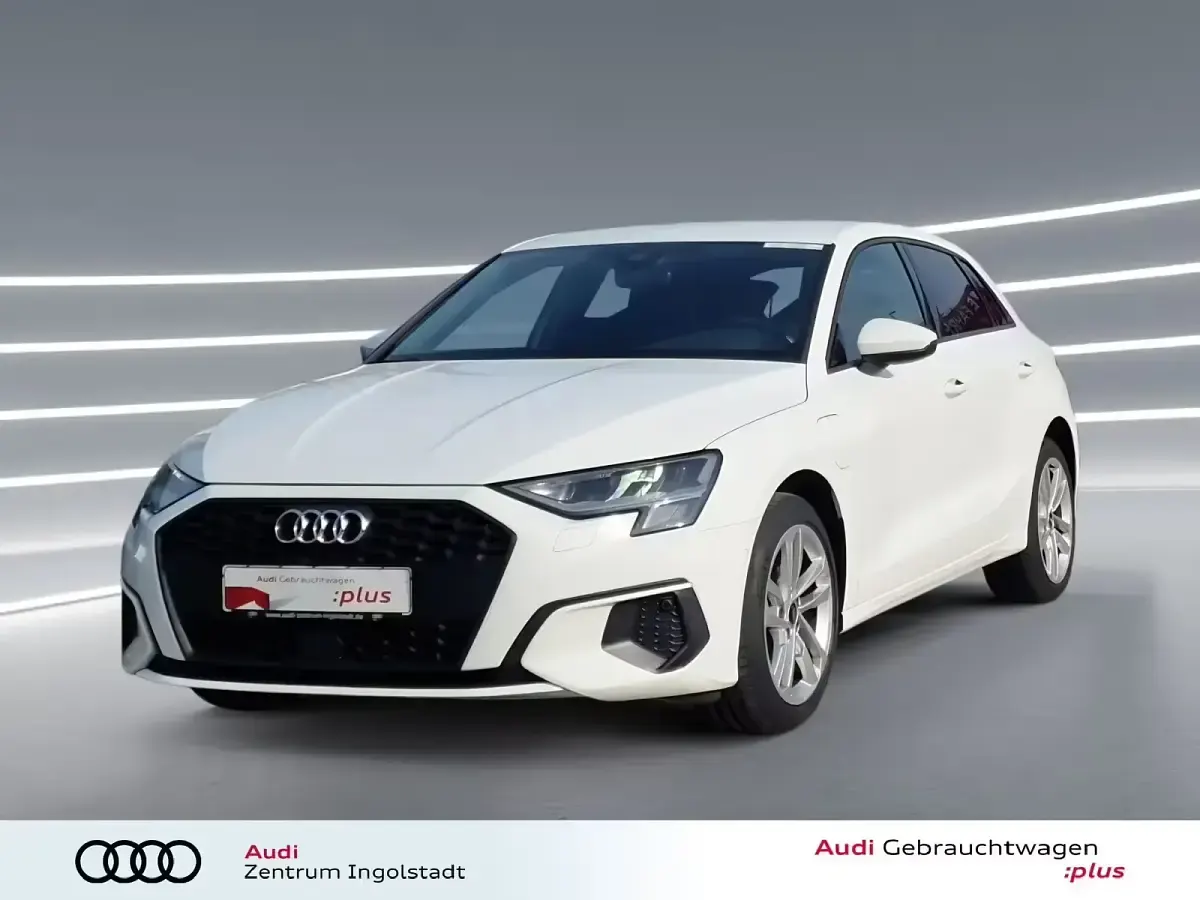 Gebraucht Audi A3 Sport 204 PS (150 kW) 2023 Ibisweiß Limousine