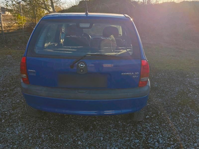 Second-hand Opel Corsa 54 CP (39 kW) 2000 Albastru Hatchback