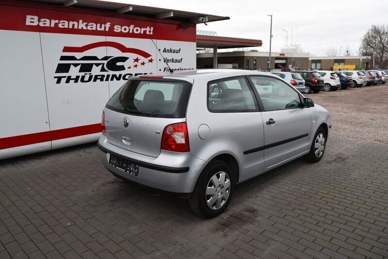 Gebraucht VW Polo Basis 64 PS (47 kW) 2003 Silber Kleinwagen