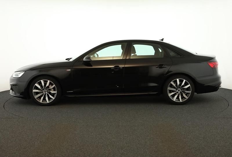 Gebraucht Audi A4 S-Line 204 PS (150 kW) 2022 Mythosschwarz metallic SUV