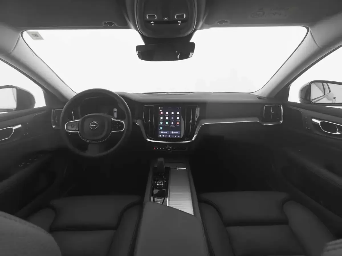Gebraucht Volvo V60 145 PS (106 kW) 2024 Kombi