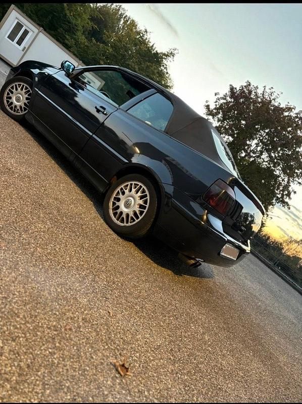 Gebraucht VW Golf Cabriolet 90 PS (66 kW) 2000 Schwarz Cabrio