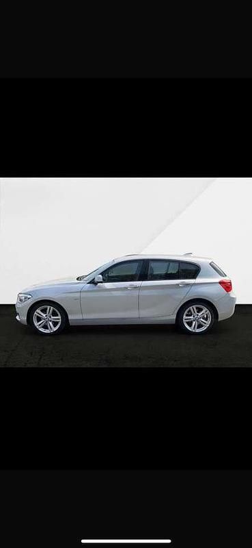 Grau Gebraucht 2017 BMW 120 Sport Line Kleinwagen | 17.900 € (Fairer Preis) - Bild 1/4