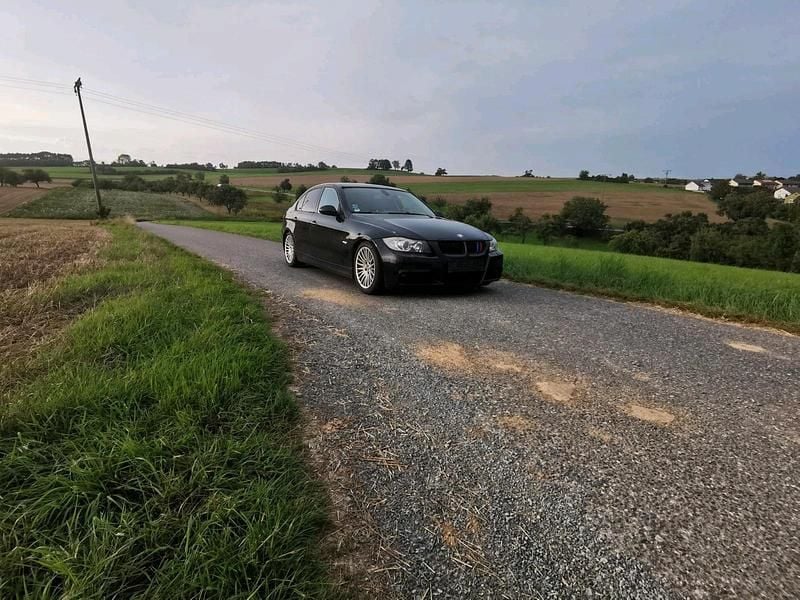 Gebraucht BMW 330 231 PS (169 kW) 2008 Schwarz Limousine