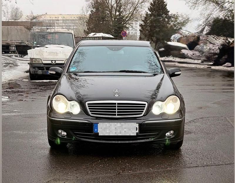 Gebraucht Mercedes C180 Avantgarde 143 PS (105 kW) 2006 Schwarz Limousine
