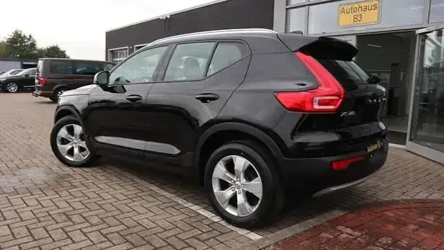 Gebraucht Volvo XC40 Momentum 150 PS (110 kW) 2019 Schwarz SUV