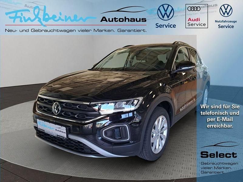 Deep black perleffekt (schwarz), perleffekt Gebraucht 2024 VW T-Roc Life SUV | 28.770 € (Guter Preis) - Bild 1/4
