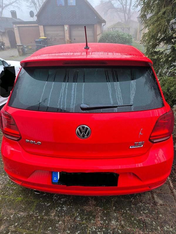 Gebraucht VW Polo 90 PS (66 kW) 2014 Rot Kleinwagen