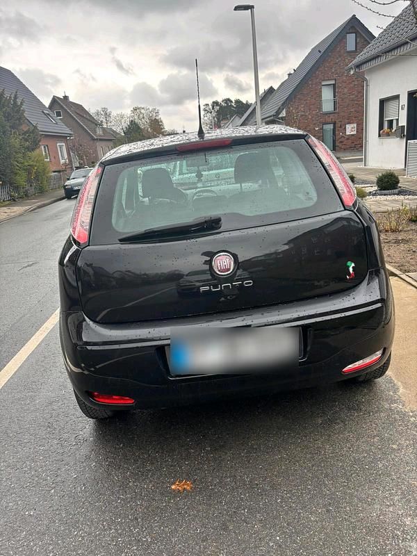 Gebraucht Fiat Punto 77 PS (56 kW) 2011 Schwarz Kleinwagen
