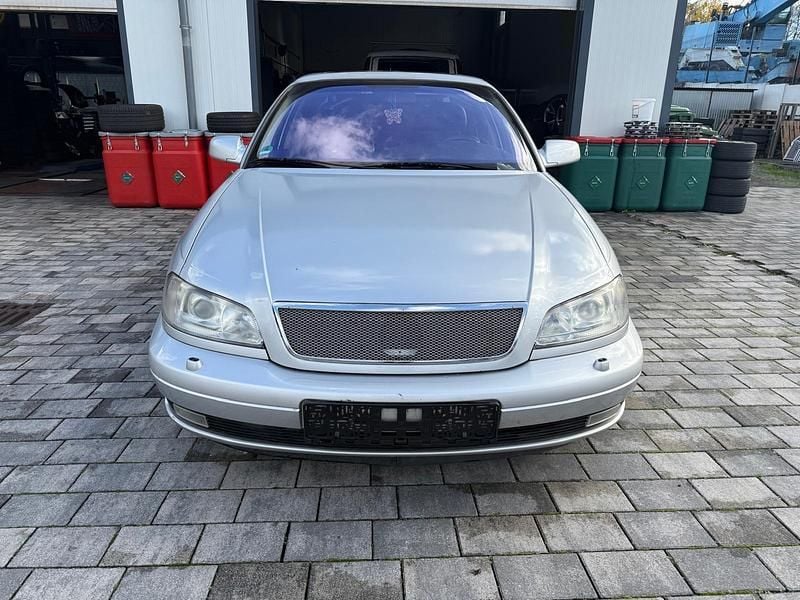 Grau Gebraucht 2001 Opel Omega Design Edition Limousine | 2.450 € (Teuer) - Bild 1/4