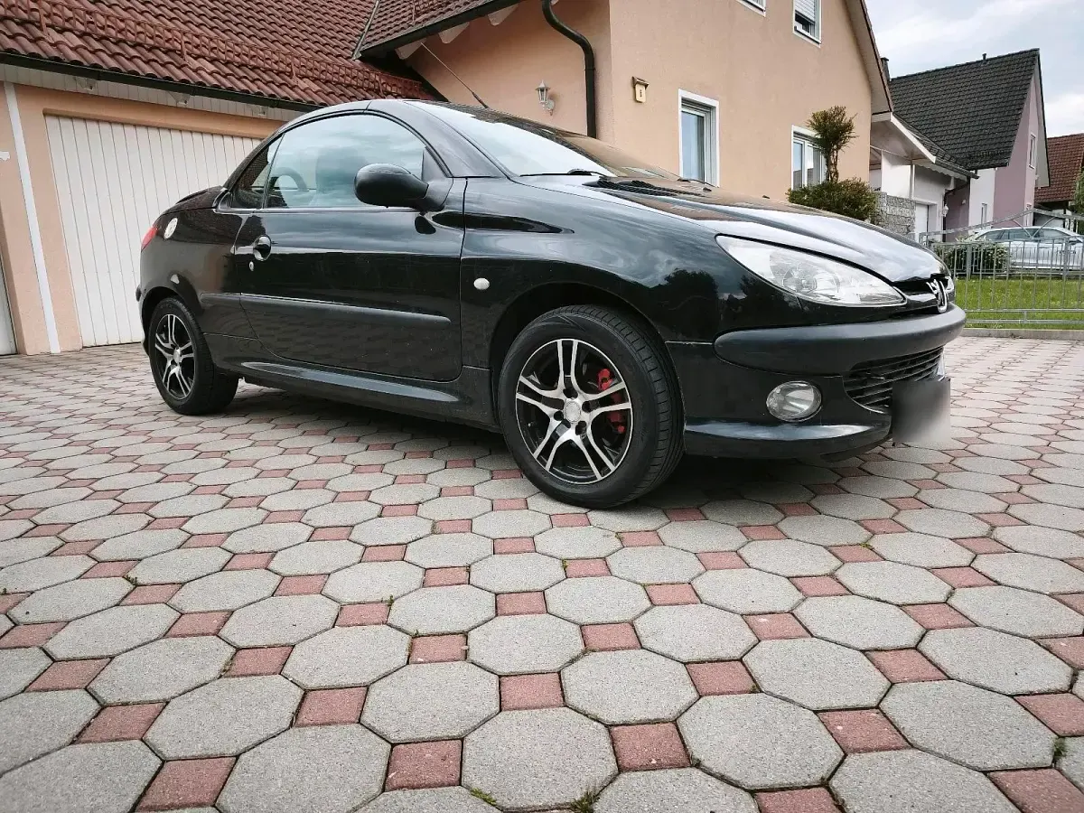 Gebraucht Peugeot 206 109 PS (80 kW) 2003 Schwarz Cabrio