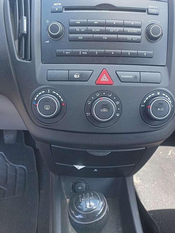 Gebraucht Kia Ceed LX 109 PS (80 kW) 2009 Schwarz Kleinwagen