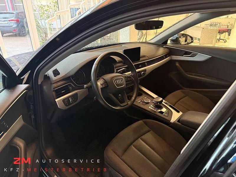 Gebraucht Audi A4 Basis 190 PS (139 kW) 2018 Schwarz Kombi