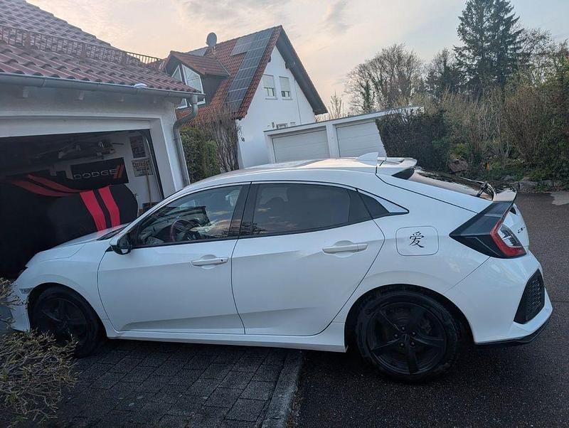 Gebraucht Honda Civic Elegance 129 PS (94 kW) 2018 Weiß Limousine